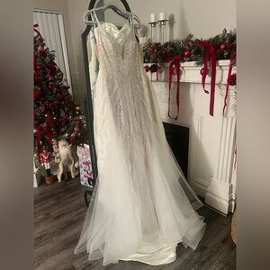 Elegant Cream Wedding Dress